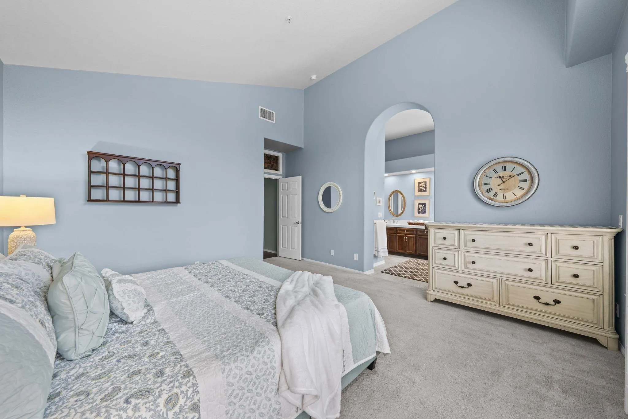 https://cdn.realtyfeed.com/cdn/127/260012791/306a19ec2a50aa0c7602bd56bcc5f14e.webp