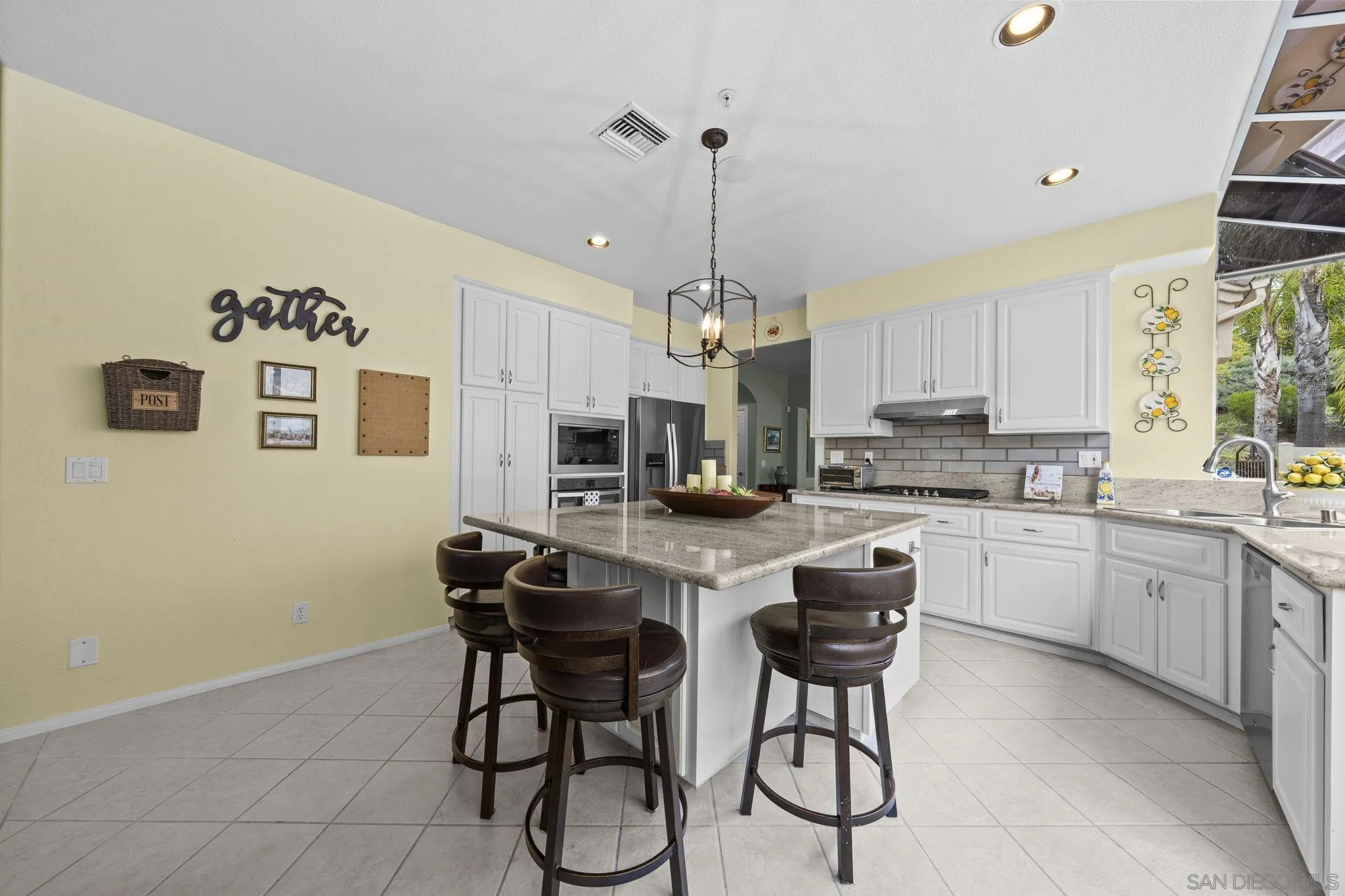 https://cdn.realtyfeed.com/cdn/127/260012791/8557c0e38dc7b8050007a4ec9a56e2eb.webp