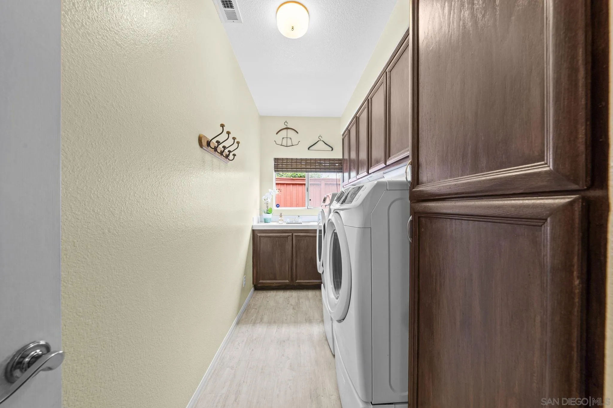 https://cdn.realtyfeed.com/cdn/127/260012791/df6031dac0eb9d6e35923ea82ce81a7d.webp