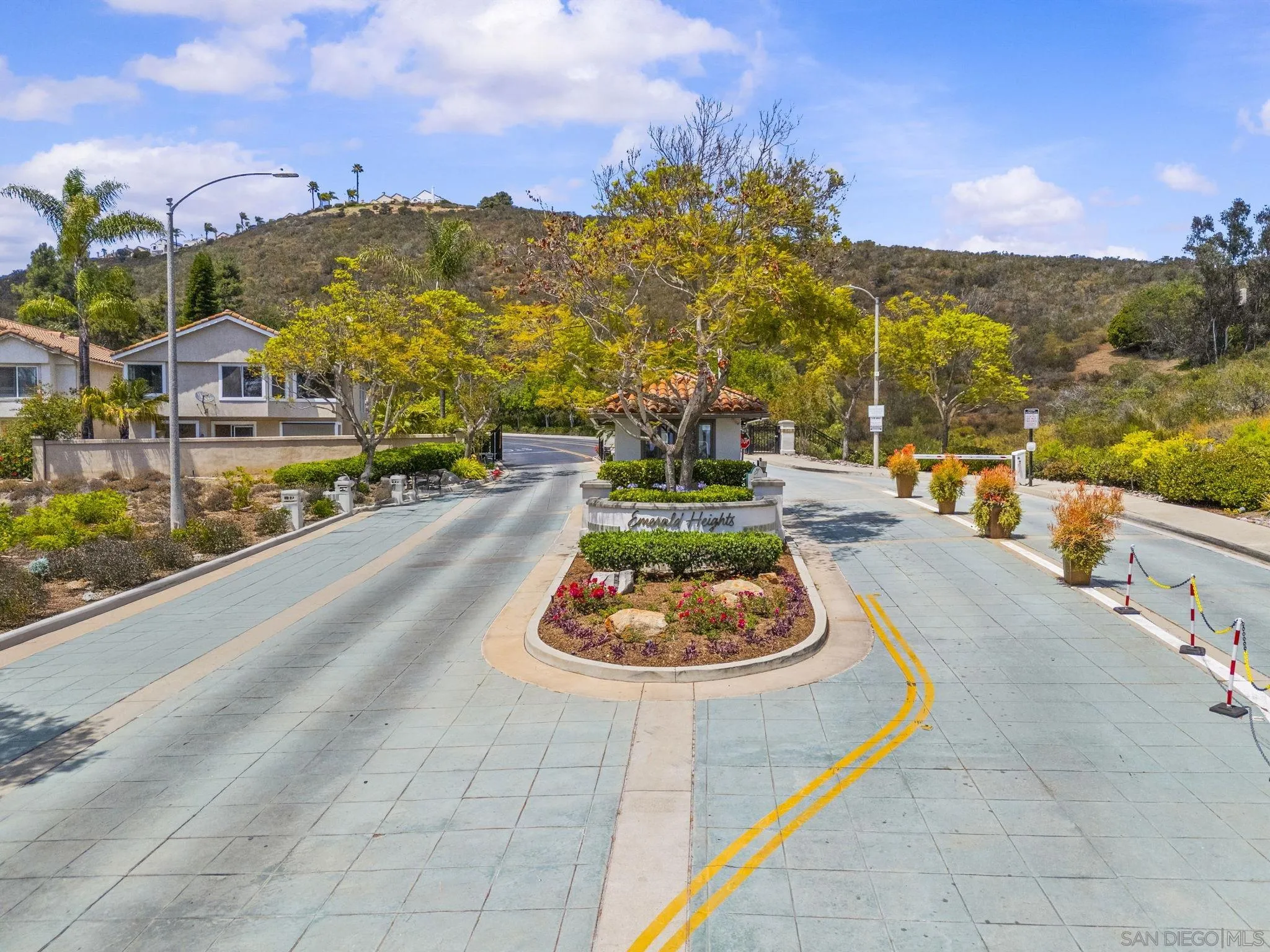 https://cdn.realtyfeed.com/cdn/127/260012791/e245a281caea6001e44e69ca8335ed48.webp