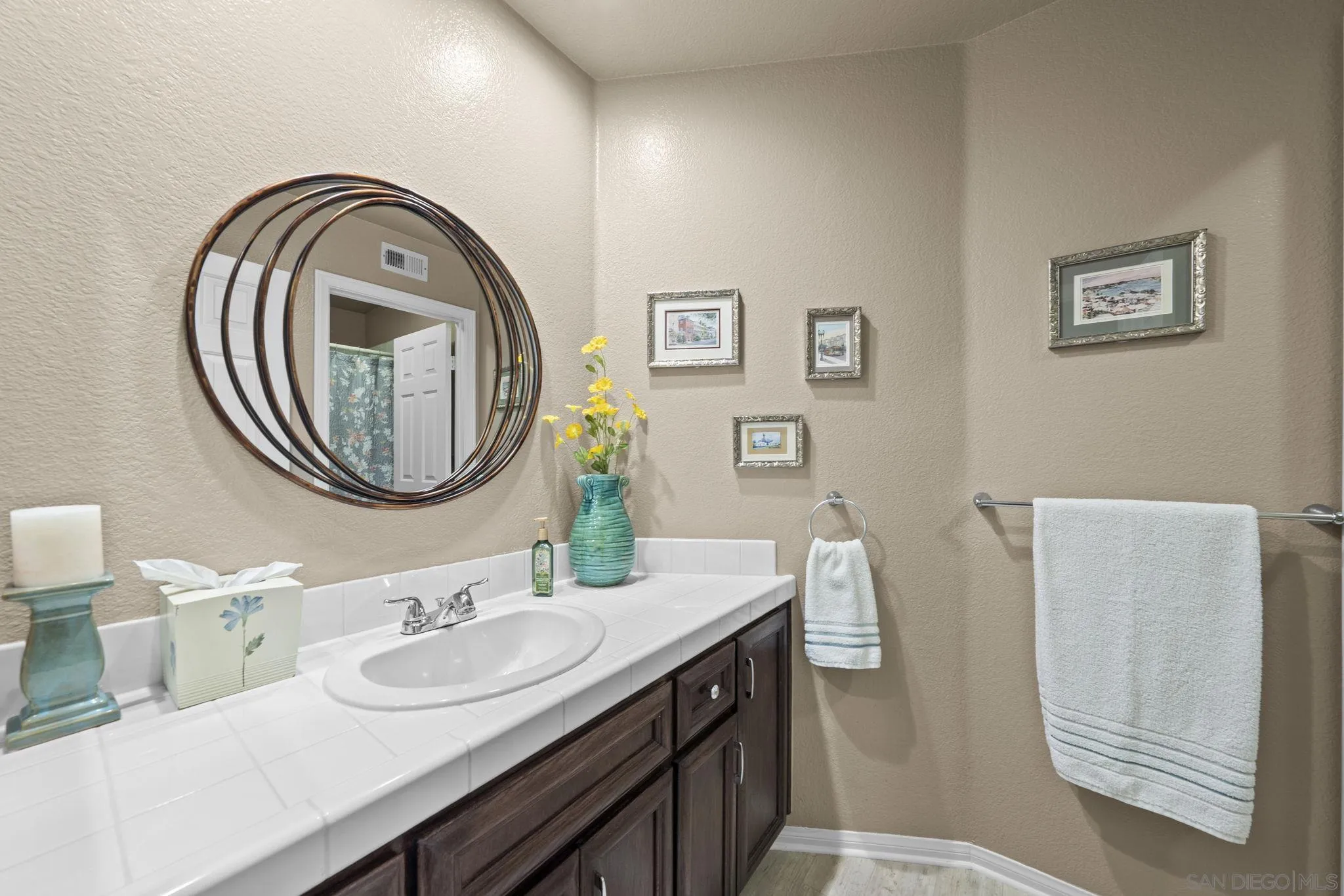 https://cdn.realtyfeed.com/cdn/127/260012791/f1977ee4b53c9ecfd0fe496b49a42e68.webp