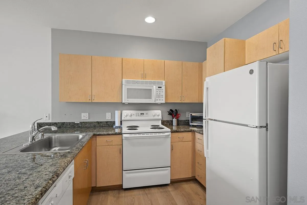 Photo #8: 260012795 Listing: Photo #8