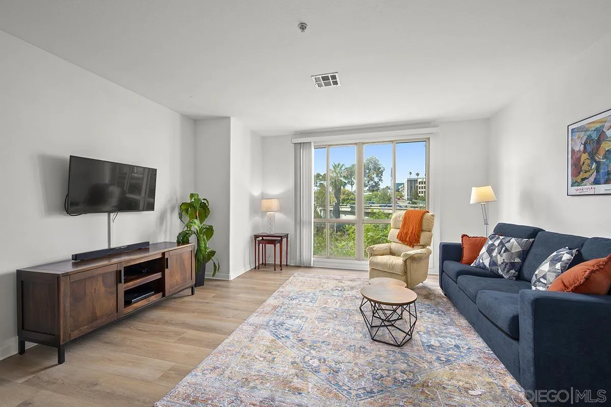 https://cdn.realtyfeed.com/cdn/127/260012795/e3a98bbb5e383fca7378a37654fc12e0.webp
