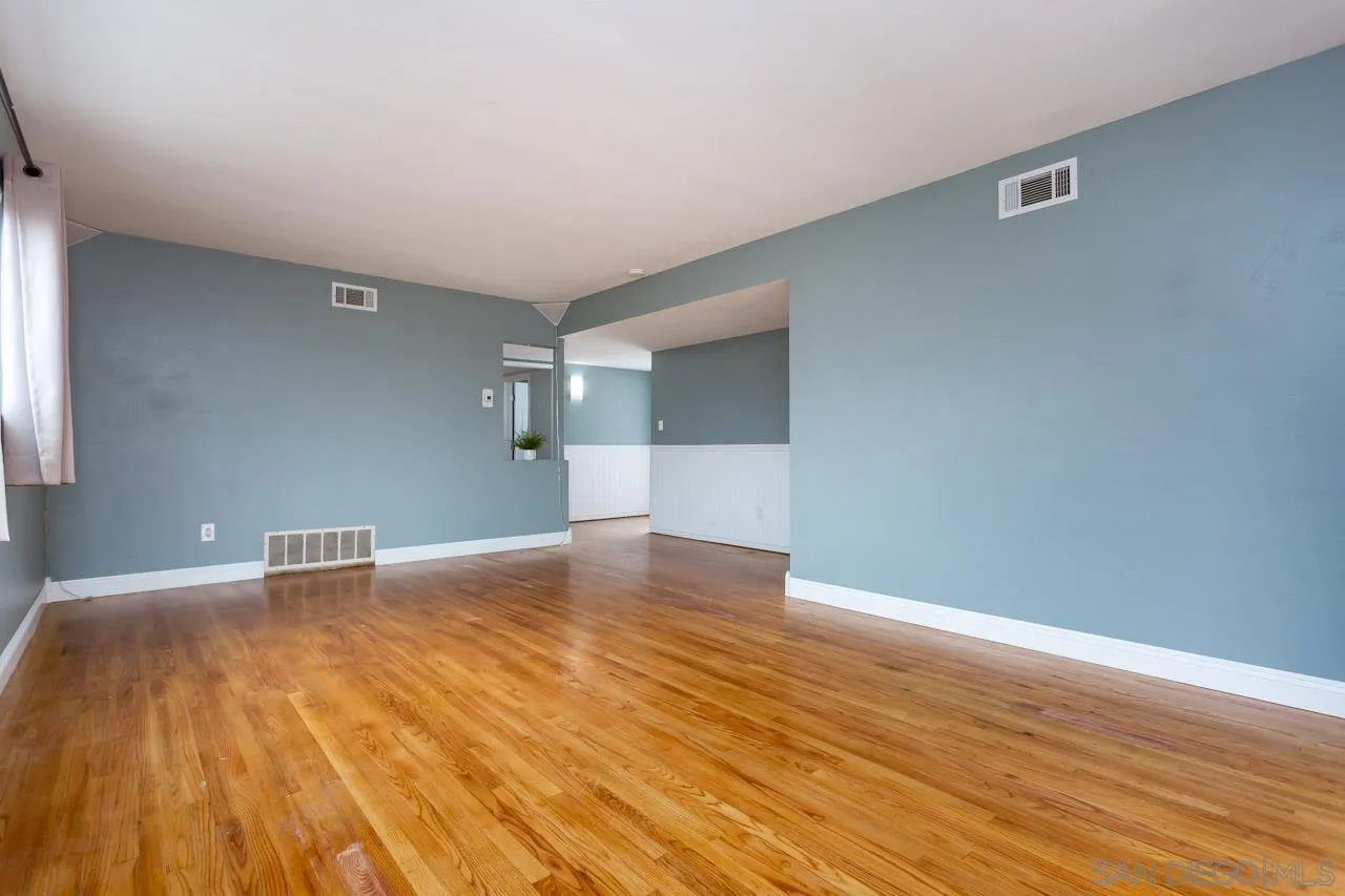 https://cdn.realtyfeed.com/cdn/127/260012802/2052914aee356ad4615345c90e79fb56.webp