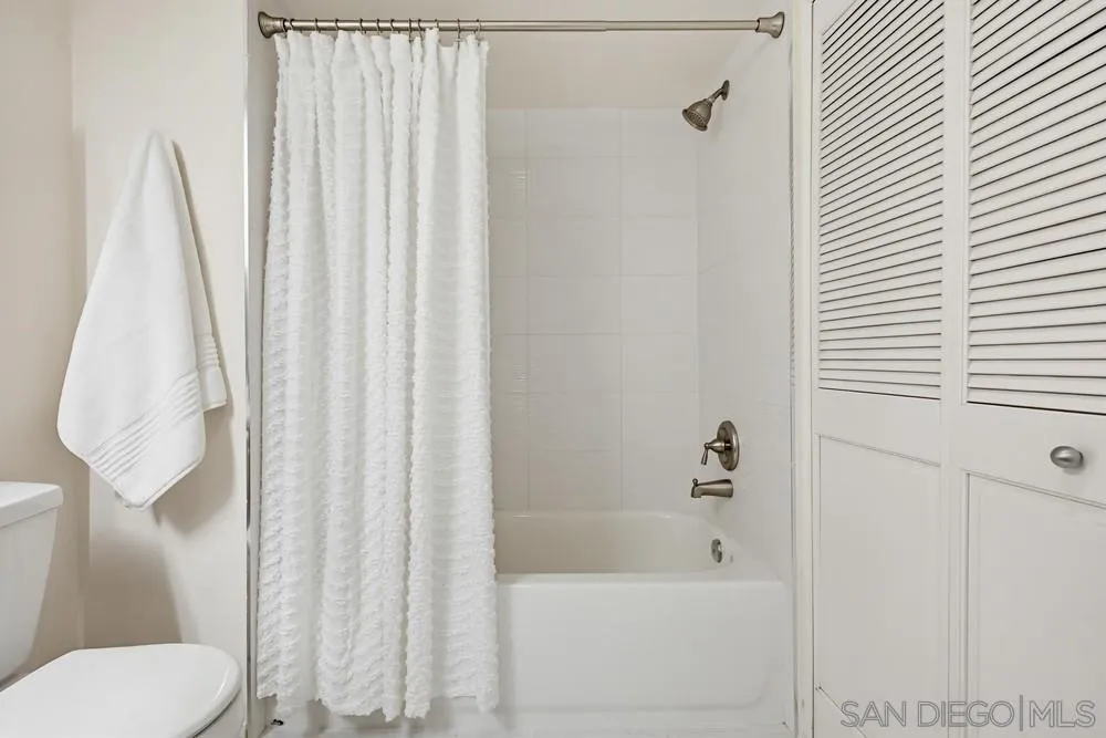 Photo #33: 260012810 Listing: Photo #33