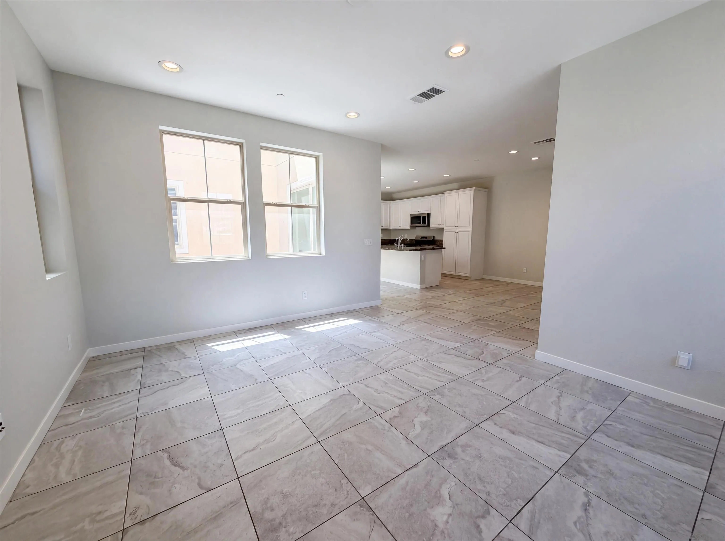 https://cdn.realtyfeed.com/cdn/127/260012814/0d0210060a9307b83a10e4856a150686.webp