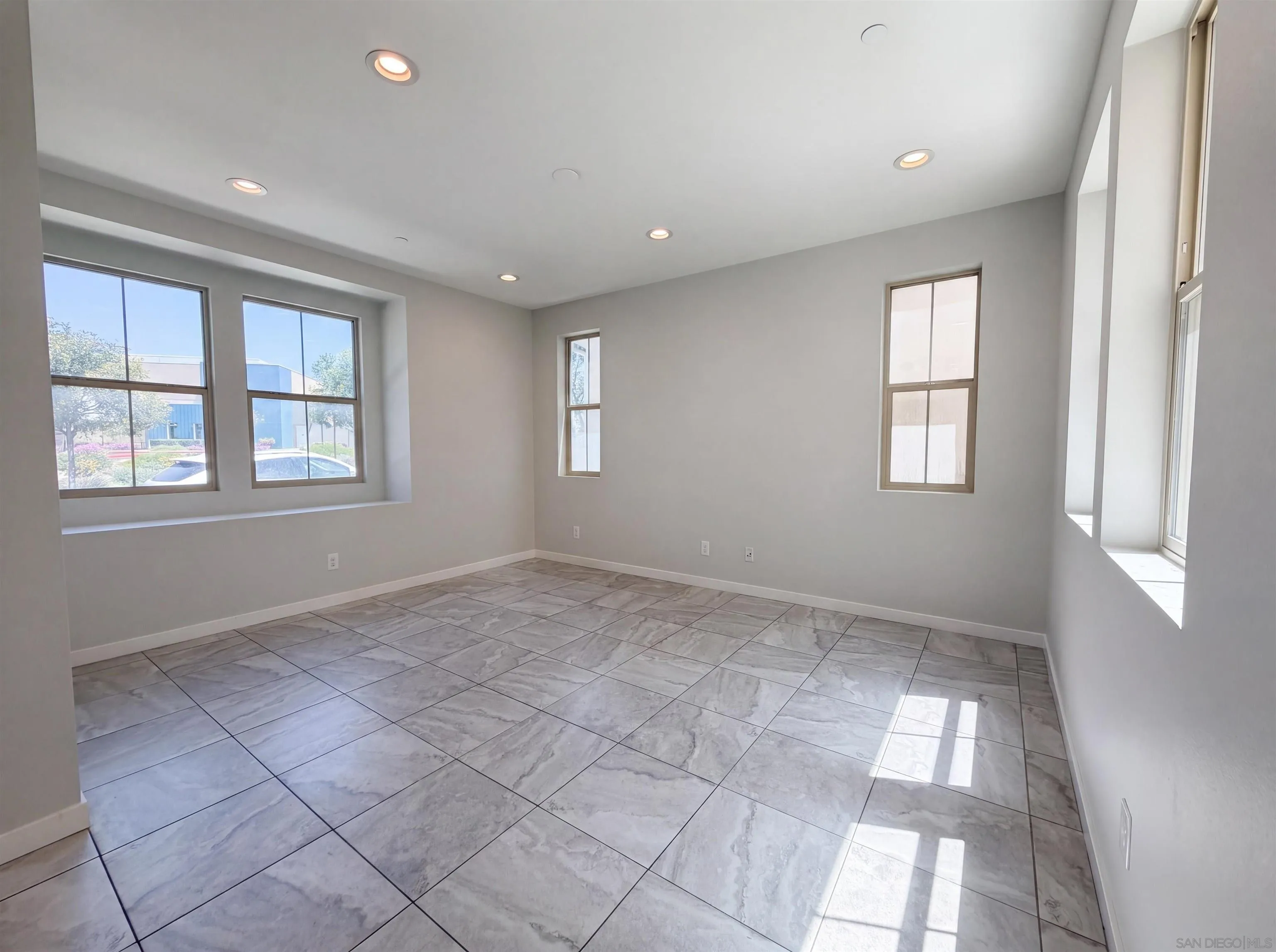 https://cdn.realtyfeed.com/cdn/127/260012814/cc99d52e01269c7b03fe429acb84deb9.webp