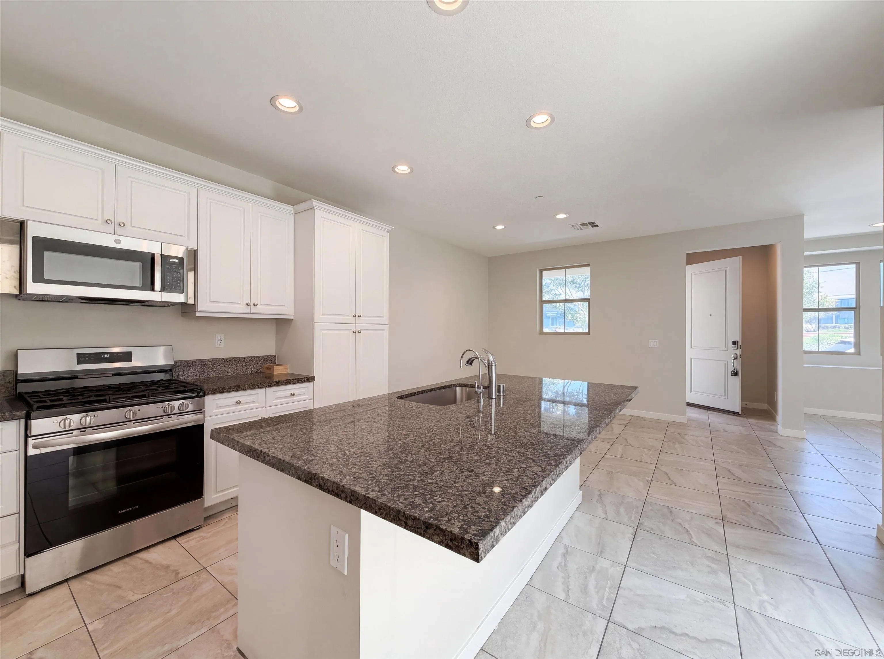 https://cdn.realtyfeed.com/cdn/127/260012814/d67ee7c570337d936e3bded2b096158f.webp