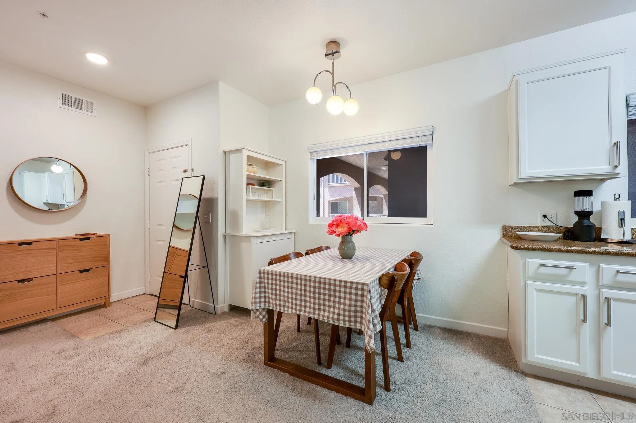 Photo #8: 260012816 Listing: Photo #8