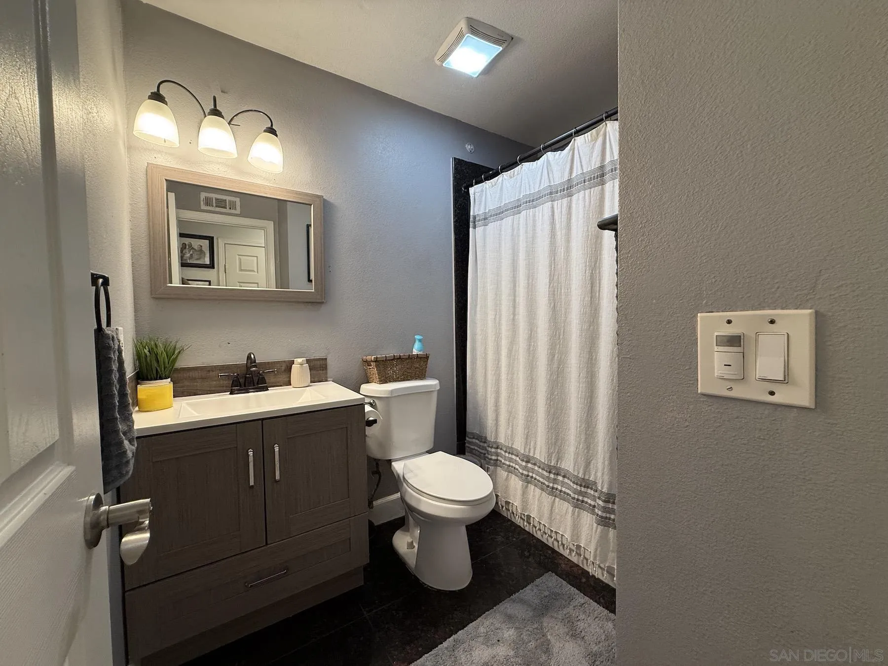 https://cdn.realtyfeed.com/cdn/127/260012825/5deb5e387bd6ffe050cf7d4a6464b104.webp