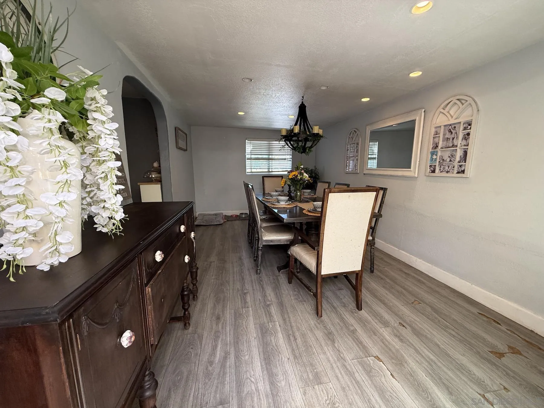 https://cdn.realtyfeed.com/cdn/127/260012825/74a5b1a3ce7676f5f52f86056c02a623.webp