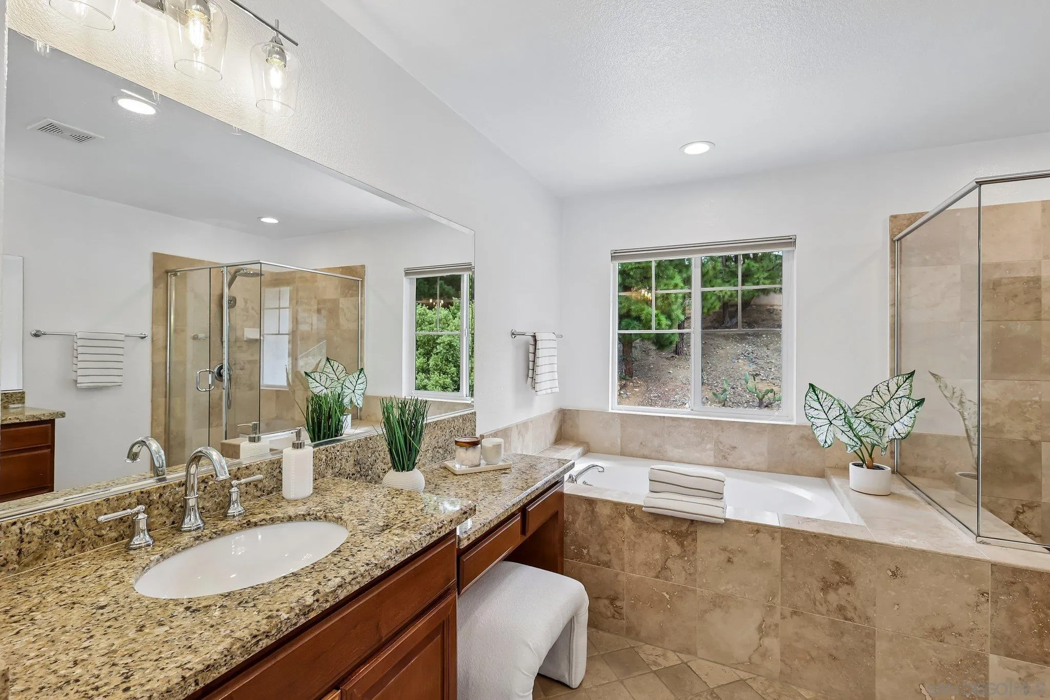 https://cdn.realtyfeed.com/cdn/127/260012827/089a4acbda59fad547753bfbf2e58ca9.webp