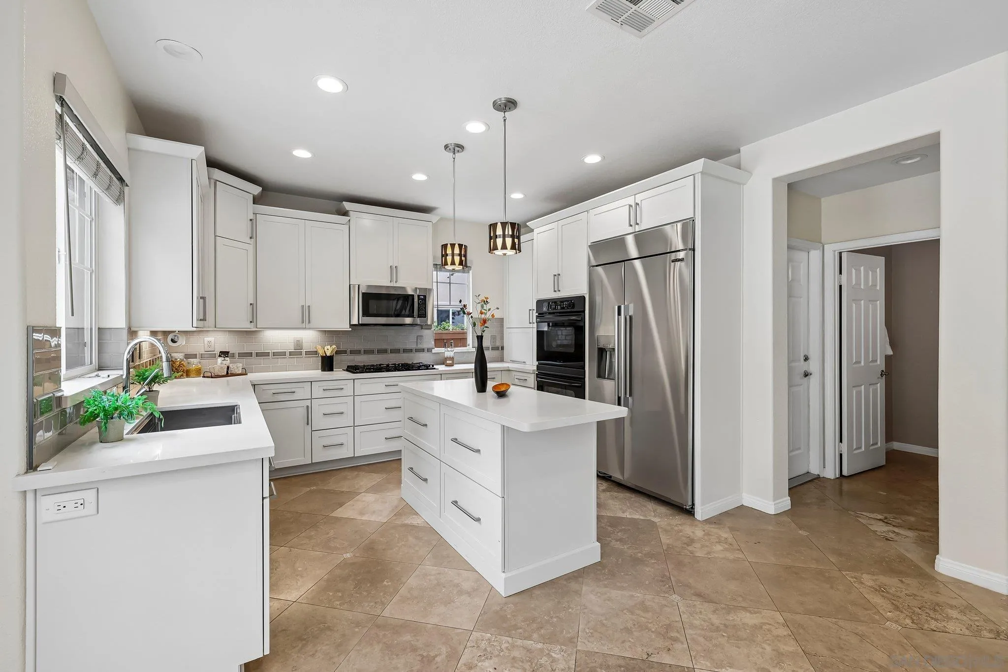 https://cdn.realtyfeed.com/cdn/127/260012827/6e99dbc0bfe18ce8641f6fa9c5cf23af.webp