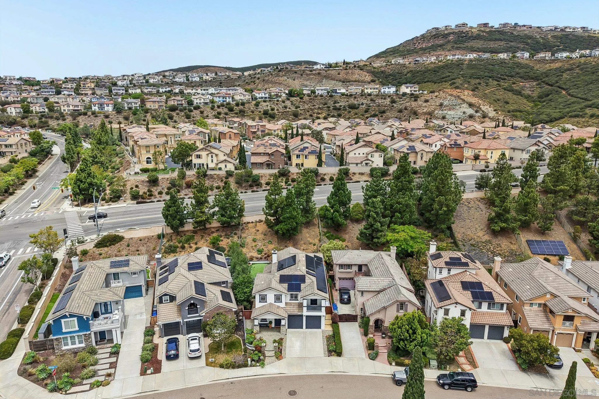 https://cdn.realtyfeed.com/cdn/127/260012827/7640aa3a8b07609c105469cdadc72d9d.webp