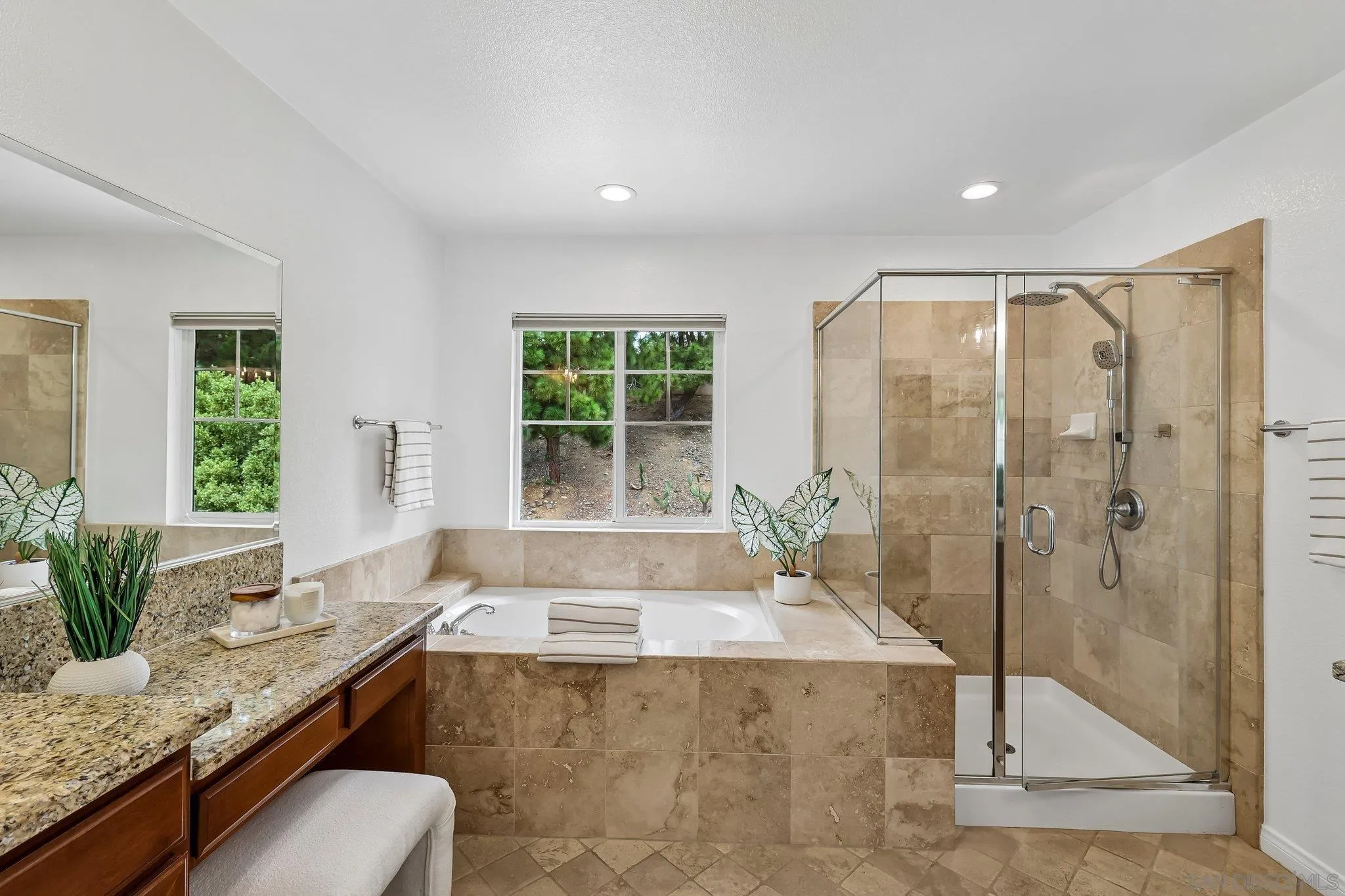 https://cdn.realtyfeed.com/cdn/127/260012827/7880573a95c434a7c83405b83b4a17c7.webp
