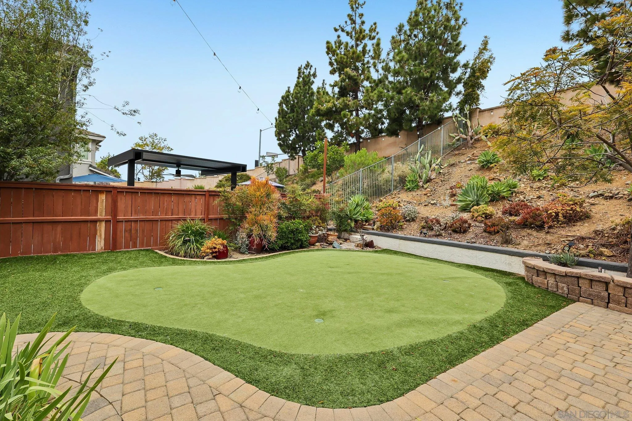 https://cdn.realtyfeed.com/cdn/127/260012827/a57d82de90482f00a4b52727d3e77bd4.webp