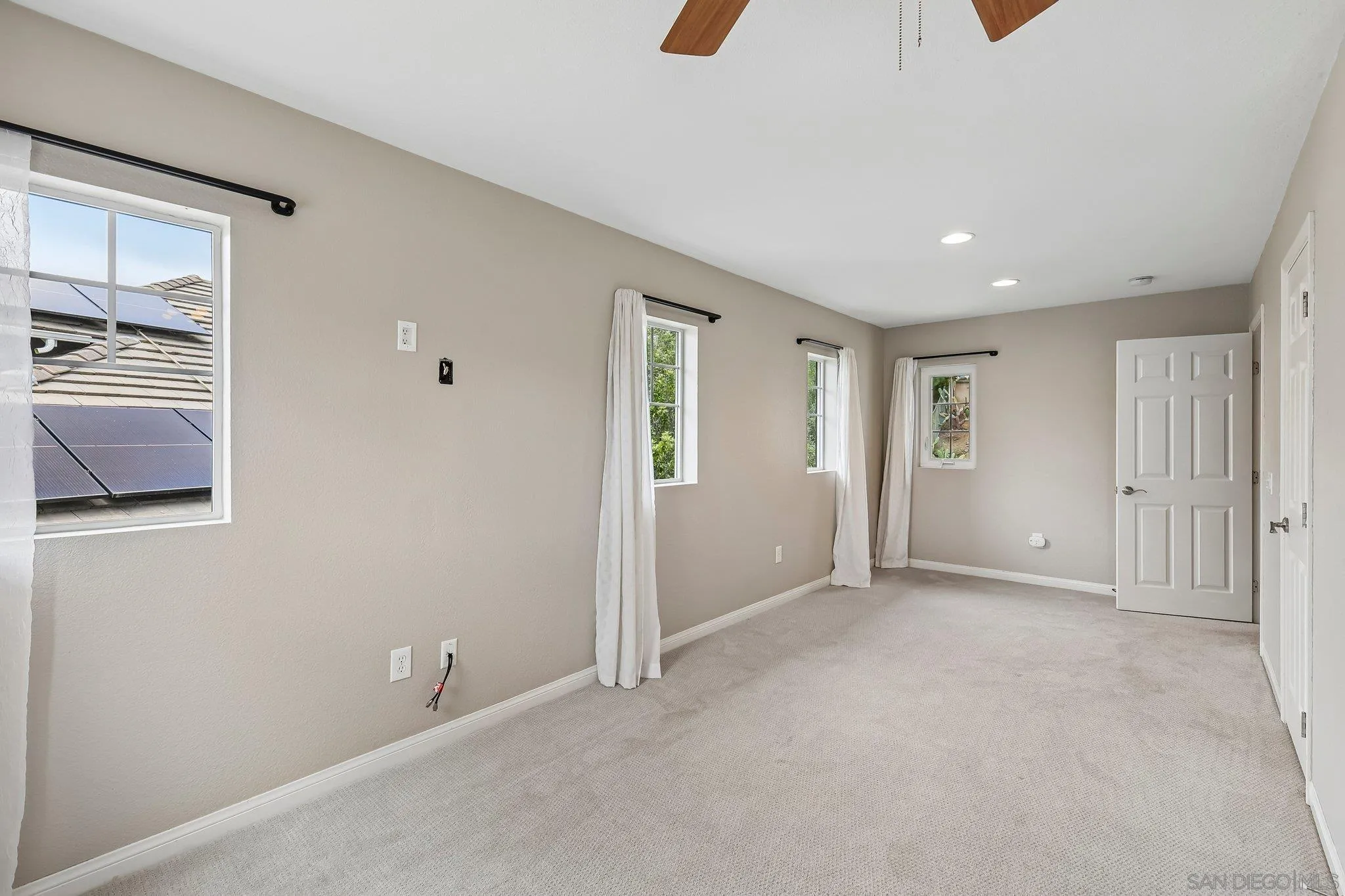 https://cdn.realtyfeed.com/cdn/127/260012827/b00b953c803a8e2e580bc2a095ca5a8d.webp