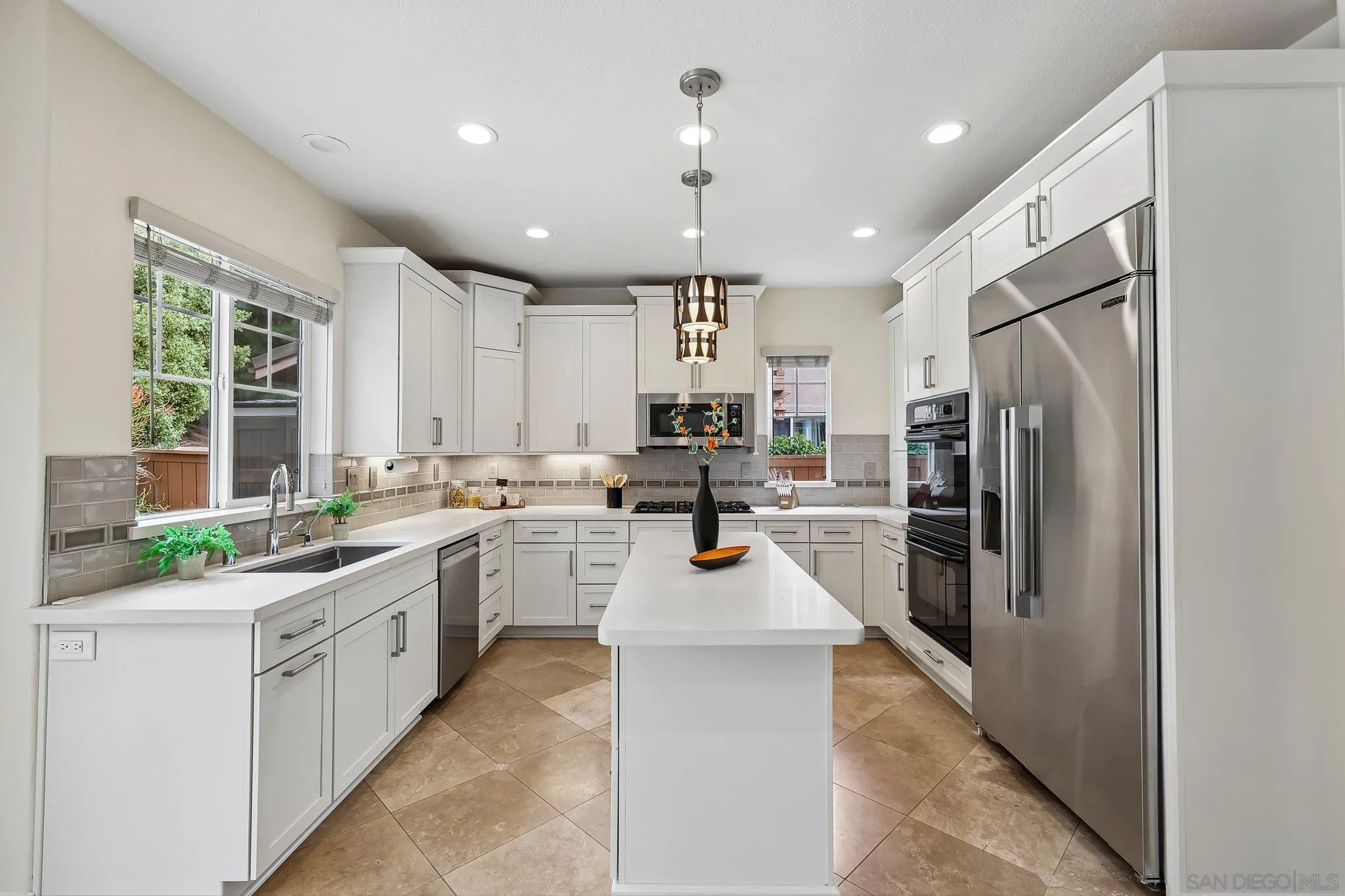 https://cdn.realtyfeed.com/cdn/127/260012827/b5b1134ece37f3aa4803dd9cefa85538.webp