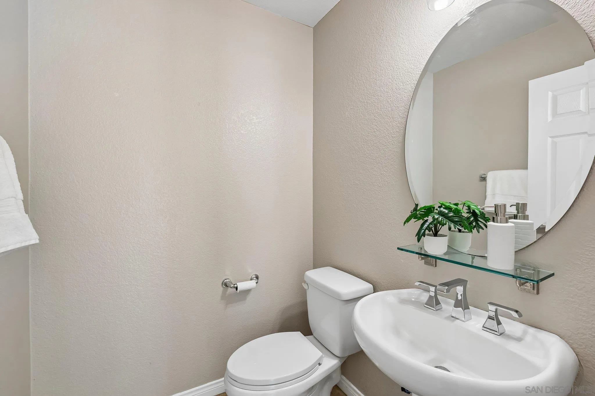 https://cdn.realtyfeed.com/cdn/127/260012827/c2baa02ae718450bc62819e02b26bbfd.webp
