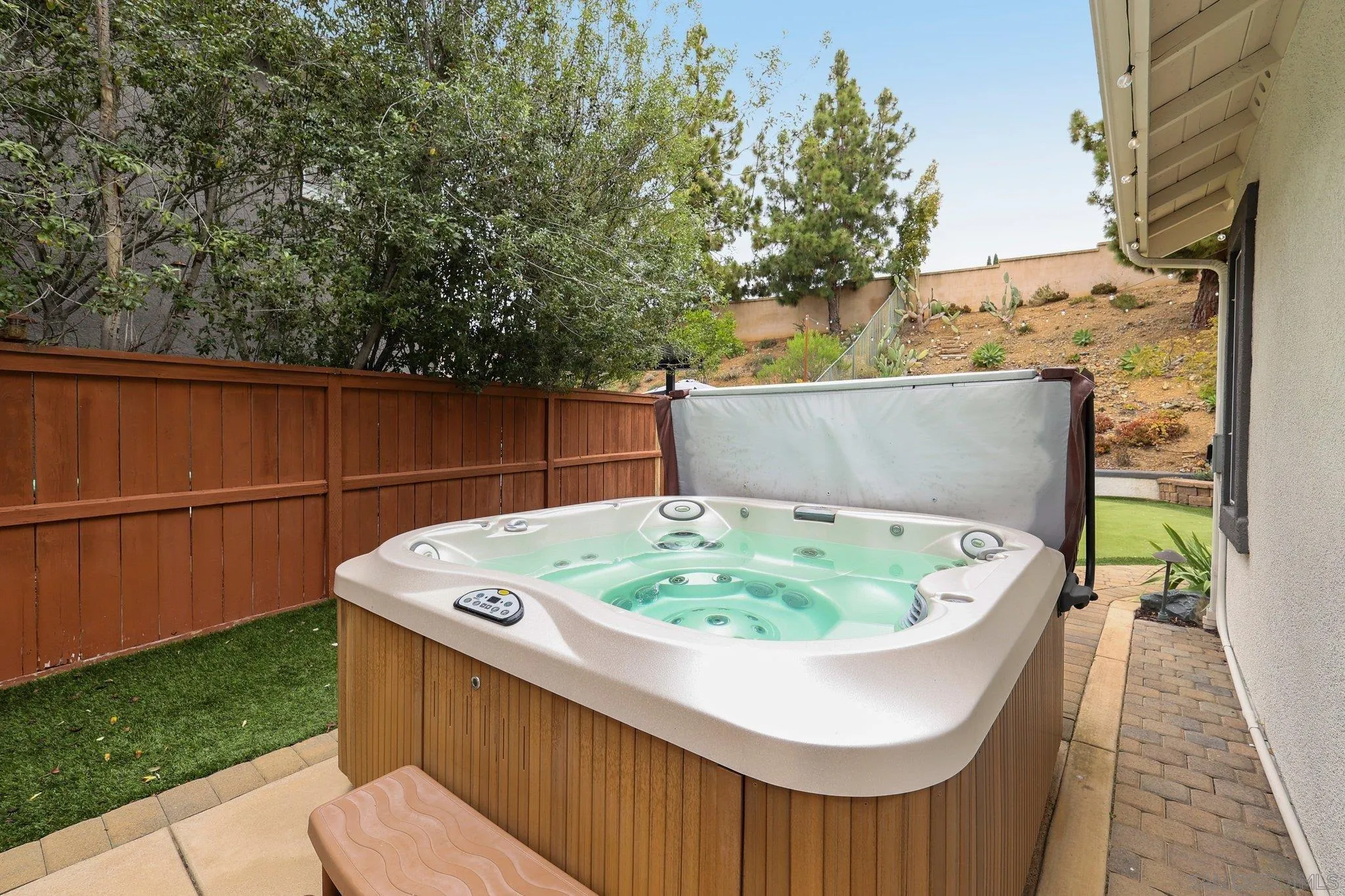 https://cdn.realtyfeed.com/cdn/127/260012827/eea18440b0163a9d7f8601388c03e2db.webp