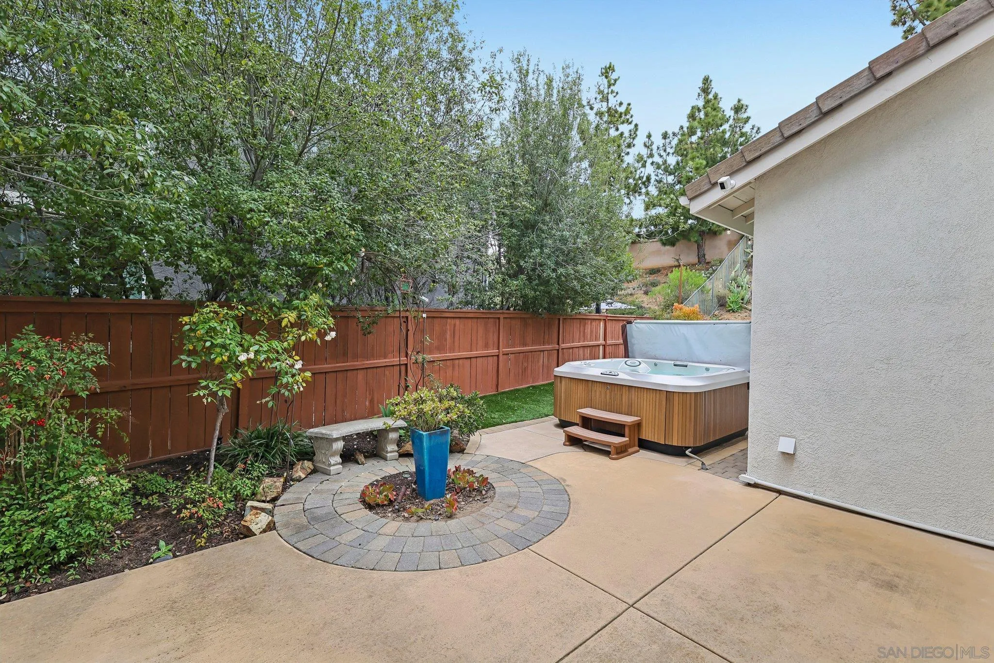 https://cdn.realtyfeed.com/cdn/127/260012827/f60b6c215b3bfcf2701553334769f65d.webp