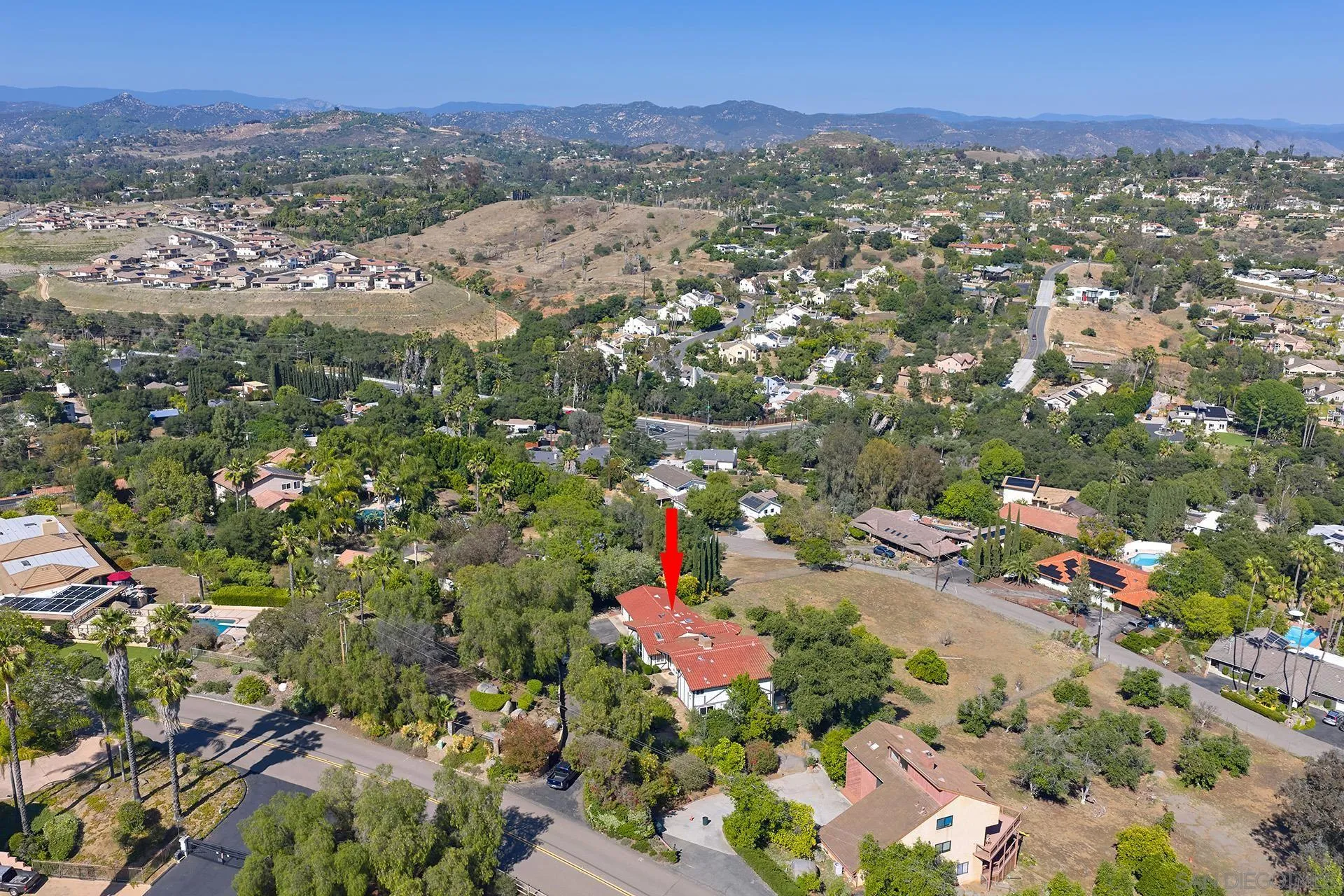 https://cdn.realtyfeed.com/cdn/127/260012830/385ddb13feeb29958650e6199f360fa9.webp