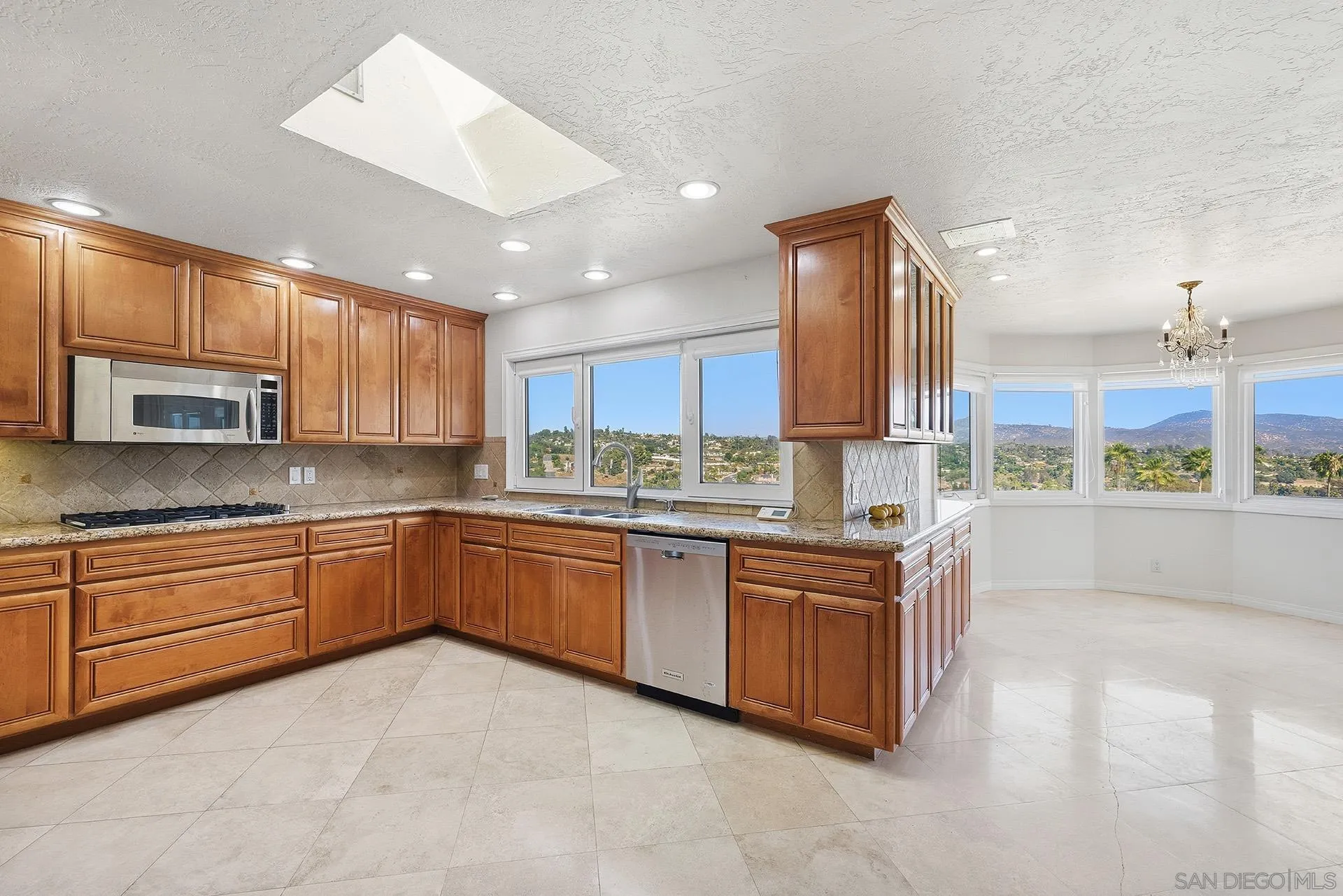 https://cdn.realtyfeed.com/cdn/127/260012830/534415cdedf66375ae0e8e7884337ef1.webp