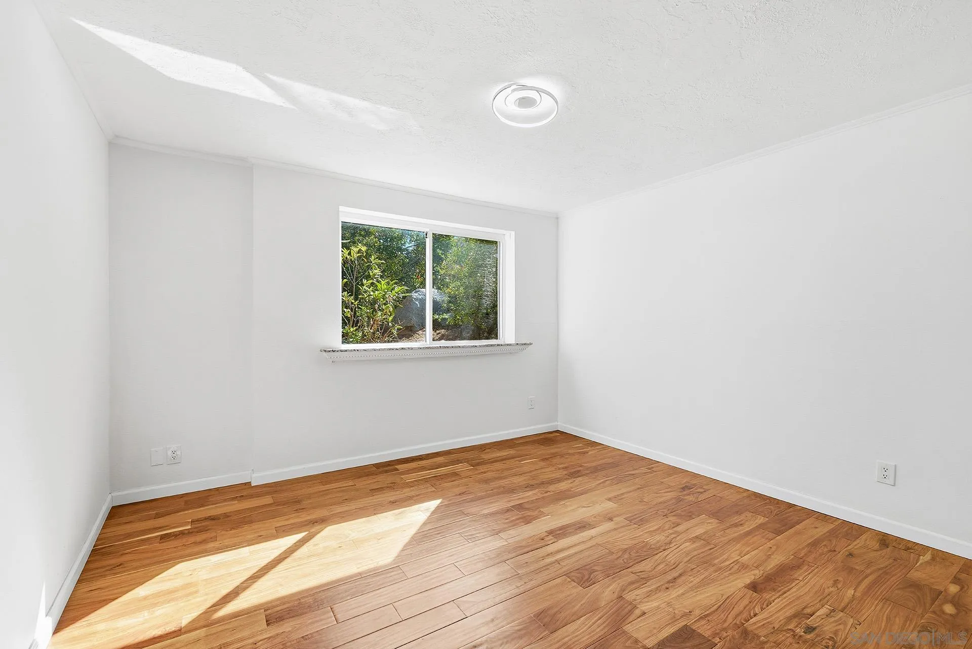 https://cdn.realtyfeed.com/cdn/127/260012830/5688748d7daa8b63f2becebc9d7a66c8.webp