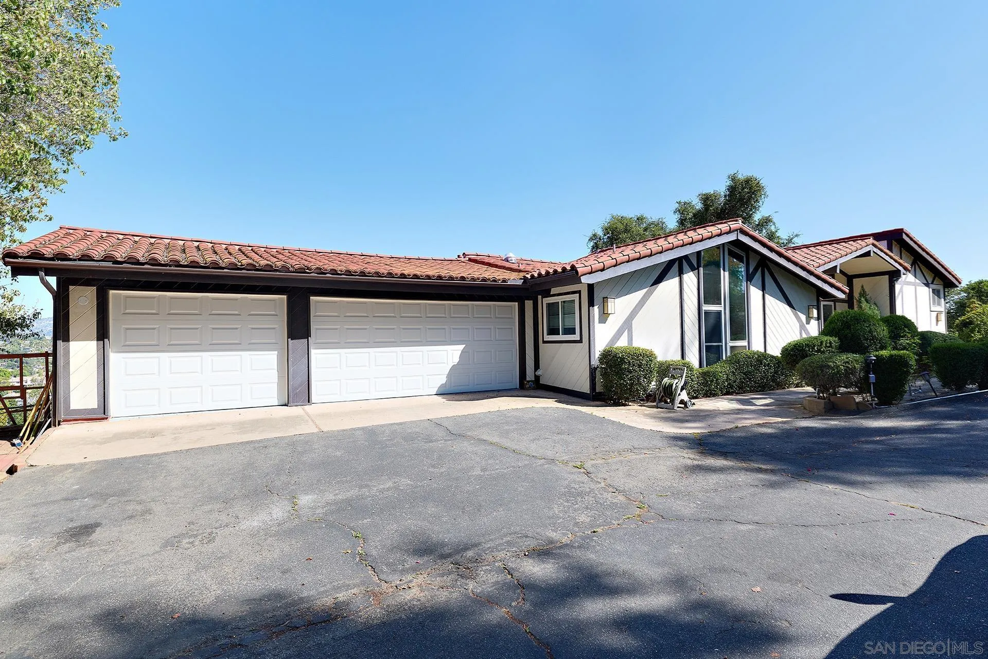 https://cdn.realtyfeed.com/cdn/127/260012830/5e762d97fe855dbf721ad957f351cfd0.webp