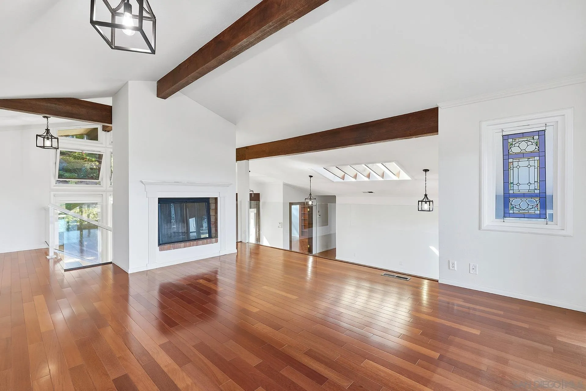https://cdn.realtyfeed.com/cdn/127/260012830/b1948ec6fde727d34fde7fe24bd7d92c.webp
