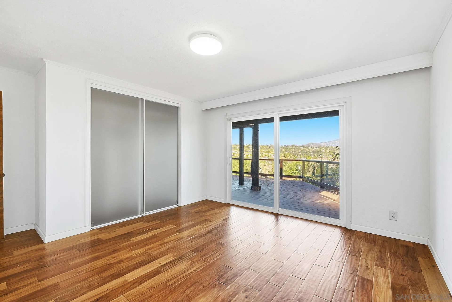 https://cdn.realtyfeed.com/cdn/127/260012830/c3dd7d55db0f93f117082e555dda7e77.webp