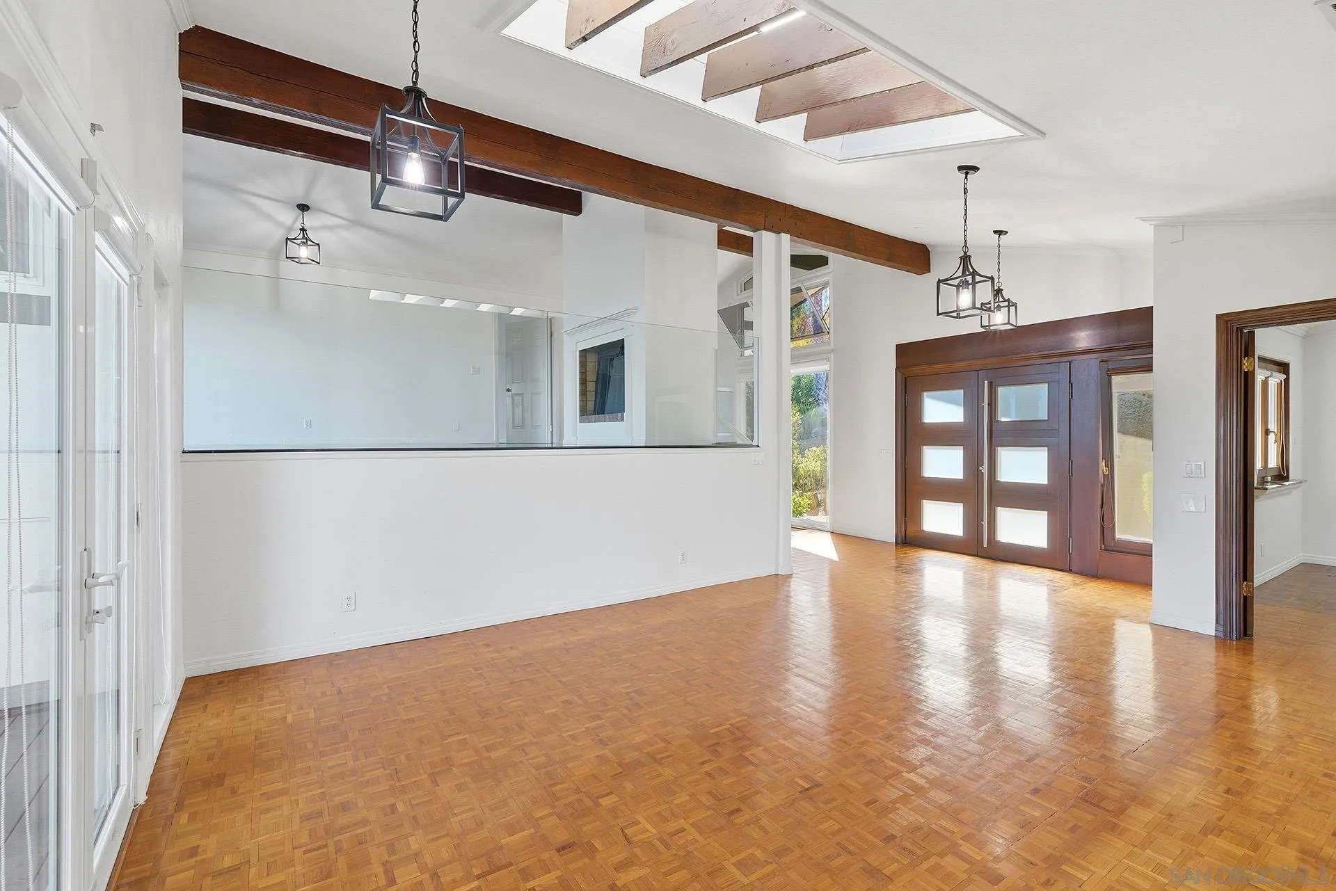 https://cdn.realtyfeed.com/cdn/127/260012830/c91f1e768d8aa75a811eeff8cd2554e7.webp