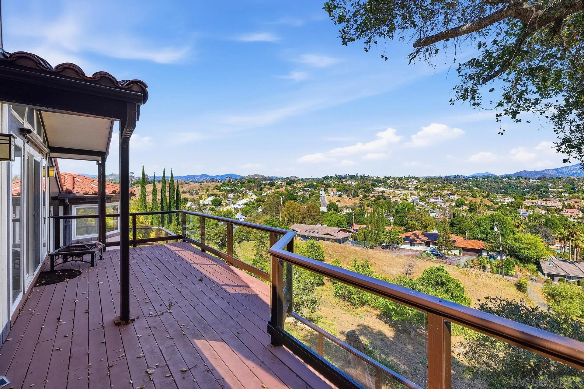 https://cdn.realtyfeed.com/cdn/127/260012830/cf6f51b25eccff2df05f742def5a7465.webp