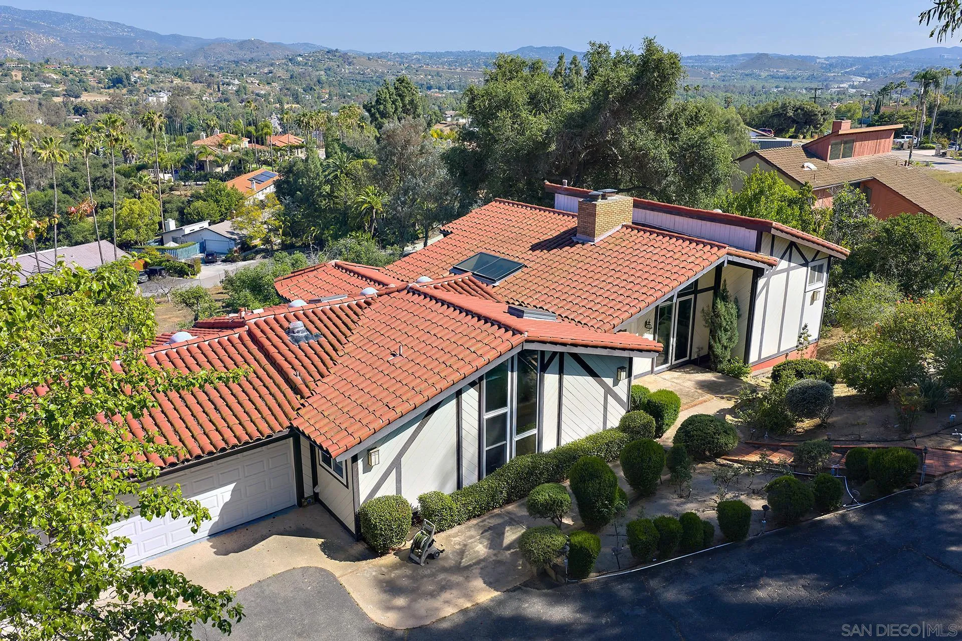 https://cdn.realtyfeed.com/cdn/127/260012830/dd0aa52f2180eec59eade9557936ce6d.webp
