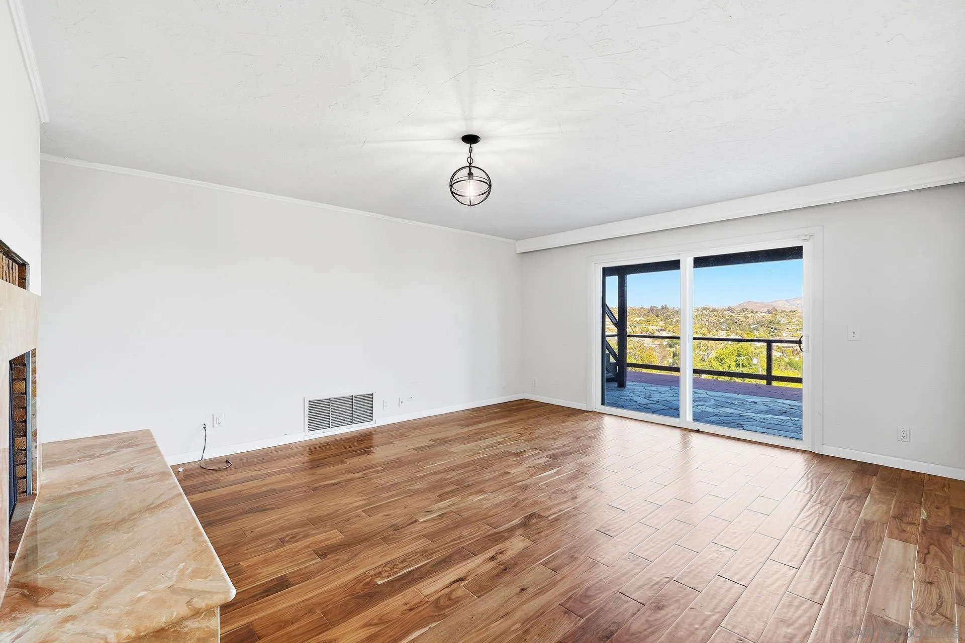 https://cdn.realtyfeed.com/cdn/127/260012830/dd57fb13faefedf2b64d92a72d5a3c52.webp