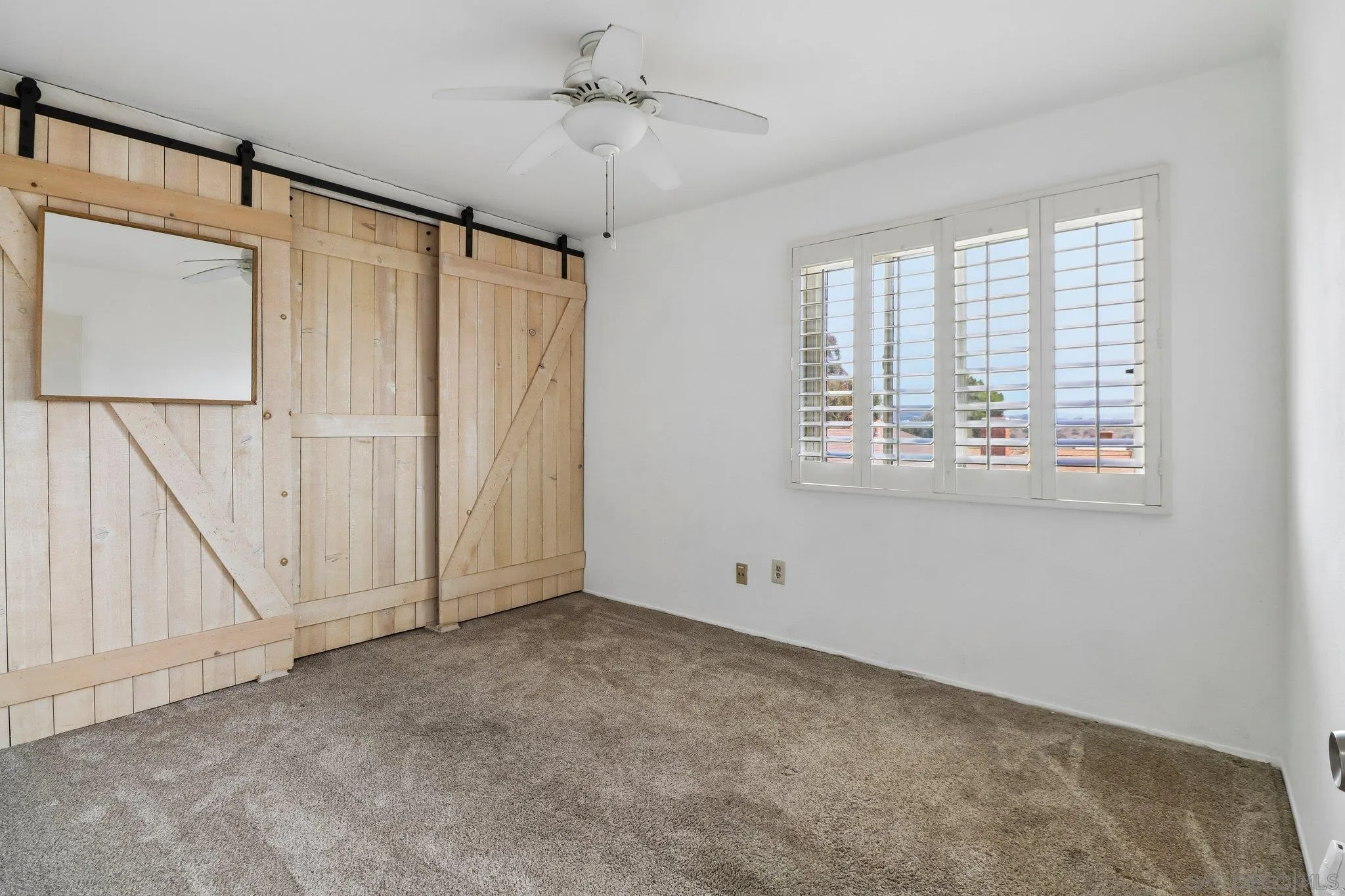 https://cdn.realtyfeed.com/cdn/127/260012831/0e846fece3db0b400626ace9740f768c.webp