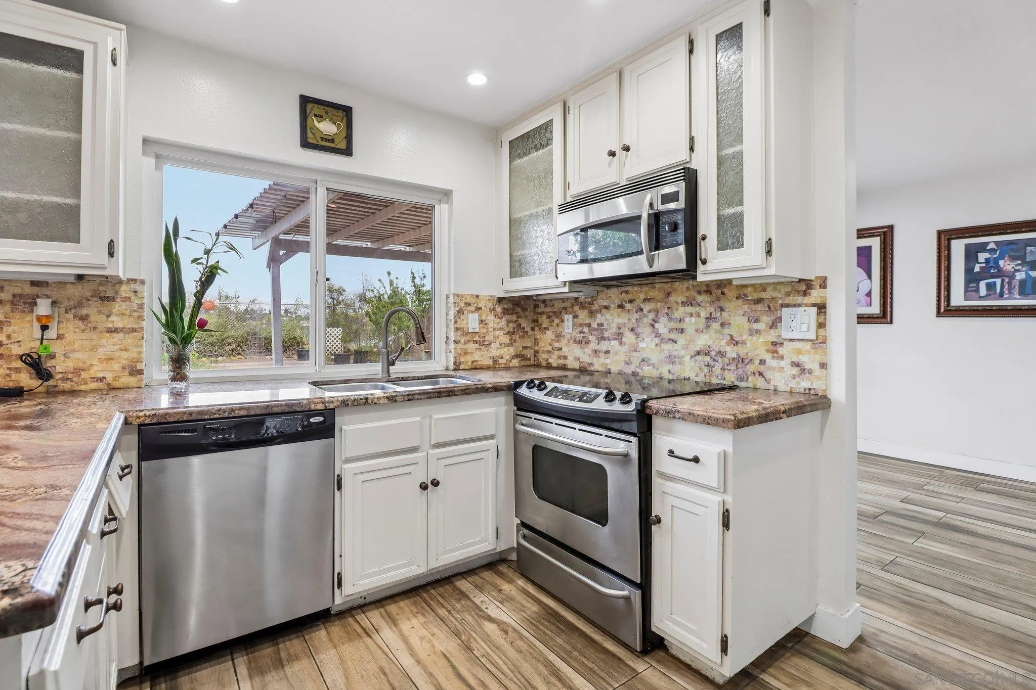 https://cdn.realtyfeed.com/cdn/127/260012831/0e8a17e3293ea8bc33a599a3cc580f48.webp