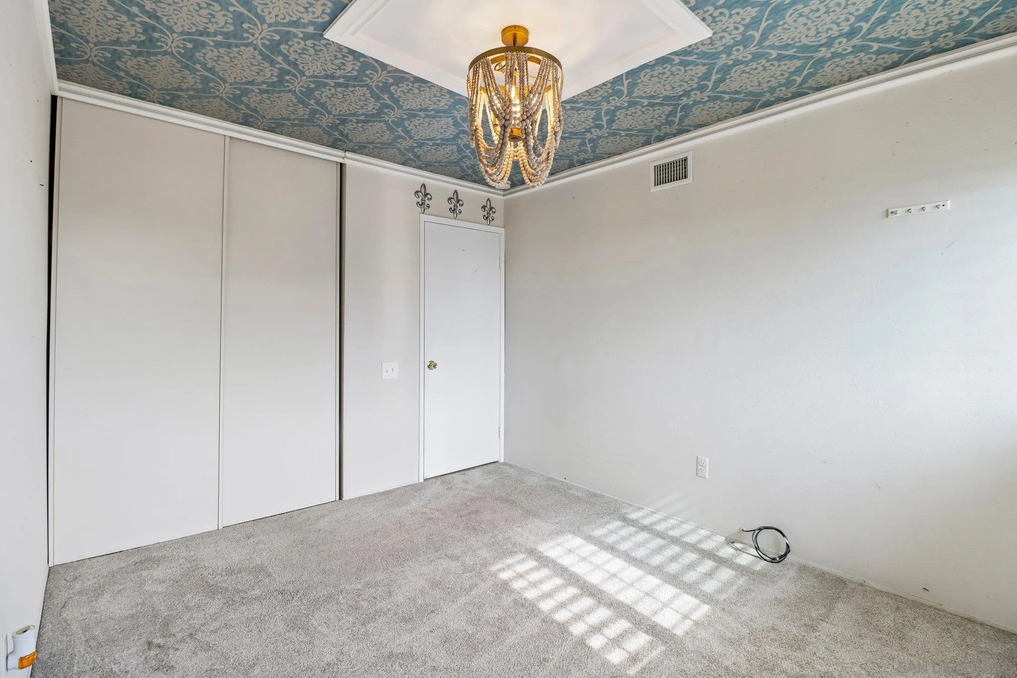 https://cdn.realtyfeed.com/cdn/127/260012831/7259951e914c8820e069a4a0e43c69c2.webp