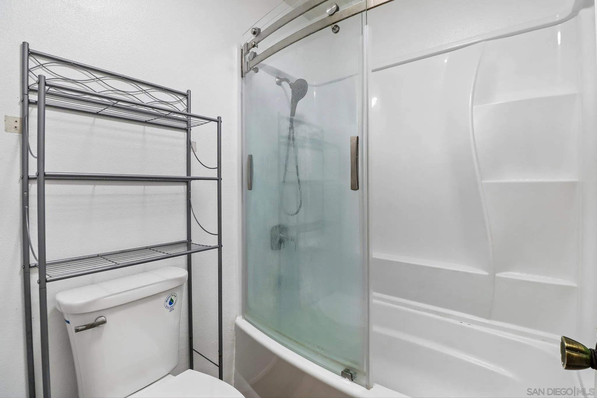 https://cdn.realtyfeed.com/cdn/127/260012831/86eba916a7709d7641a295db18fa9da6.webp
