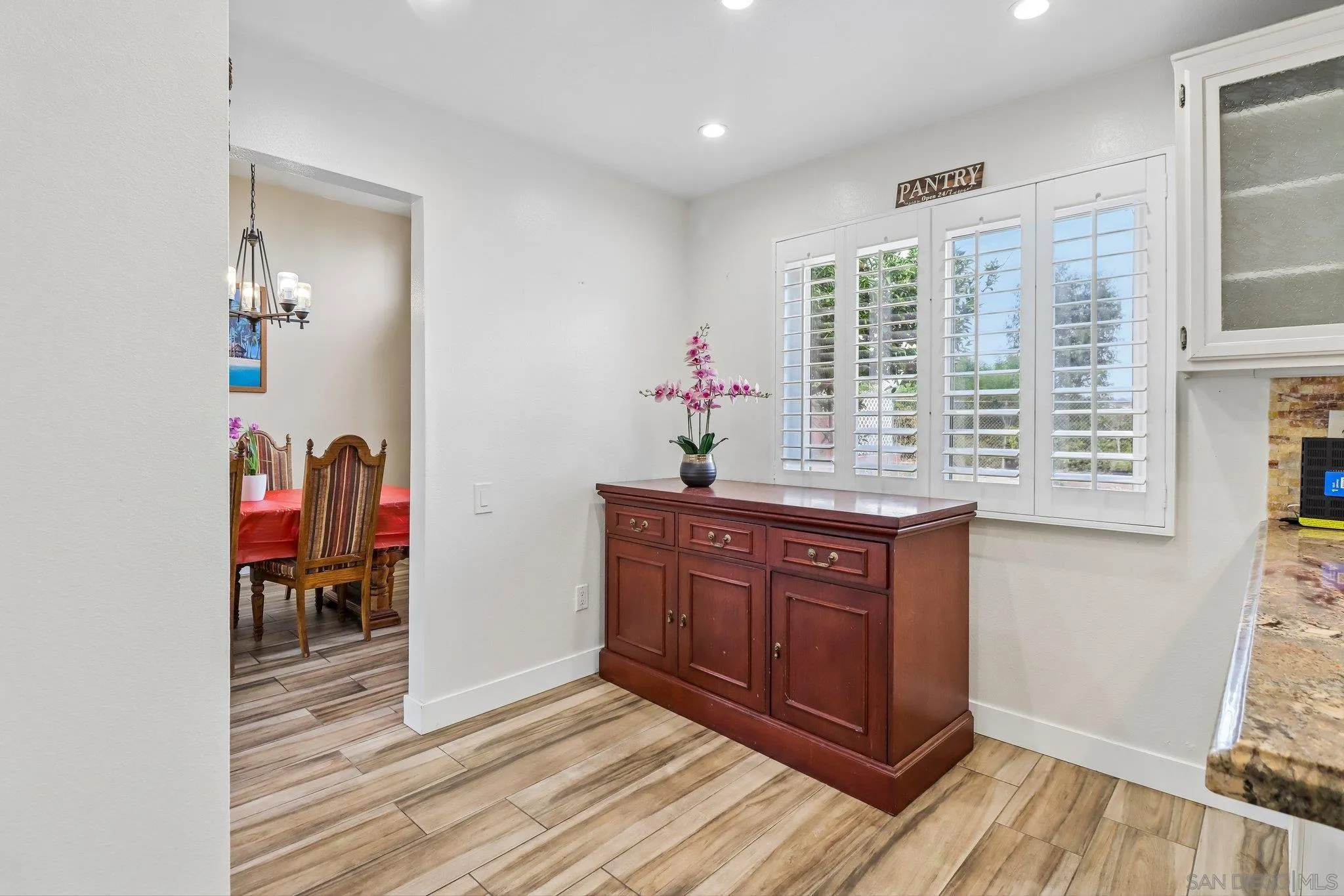 https://cdn.realtyfeed.com/cdn/127/260012831/a5747c74539d2628149c482eac9af428.webp