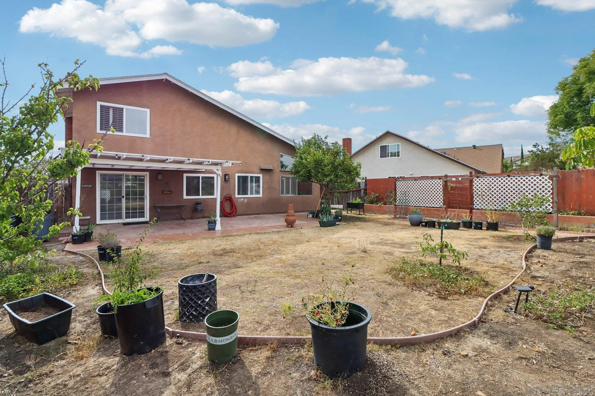 https://cdn.realtyfeed.com/cdn/127/260012831/df3faebc838ca7db53969cf918426c18.webp
