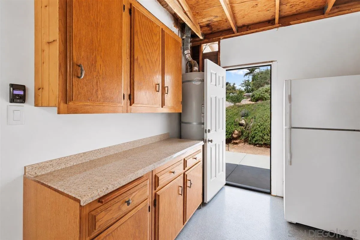 https://cdn.realtyfeed.com/cdn/127/260012832/001fcbd9fc4d64fb91be7835ddd22eee.webp