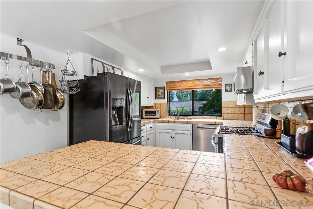https://cdn.realtyfeed.com/cdn/127/260012832/0a3f77306113685733981fe37d083e2c.webp
