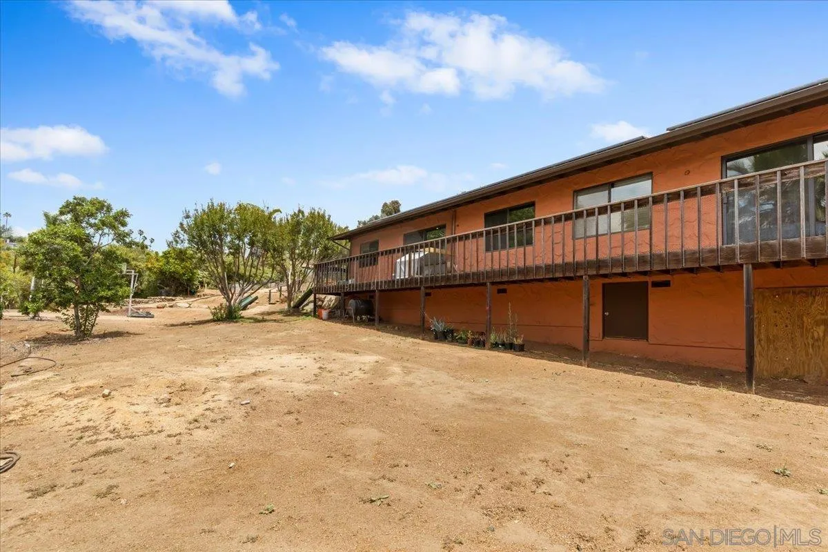 https://cdn.realtyfeed.com/cdn/127/260012832/15e49d2a4eb3d06e77bfed5edfd836cd.webp