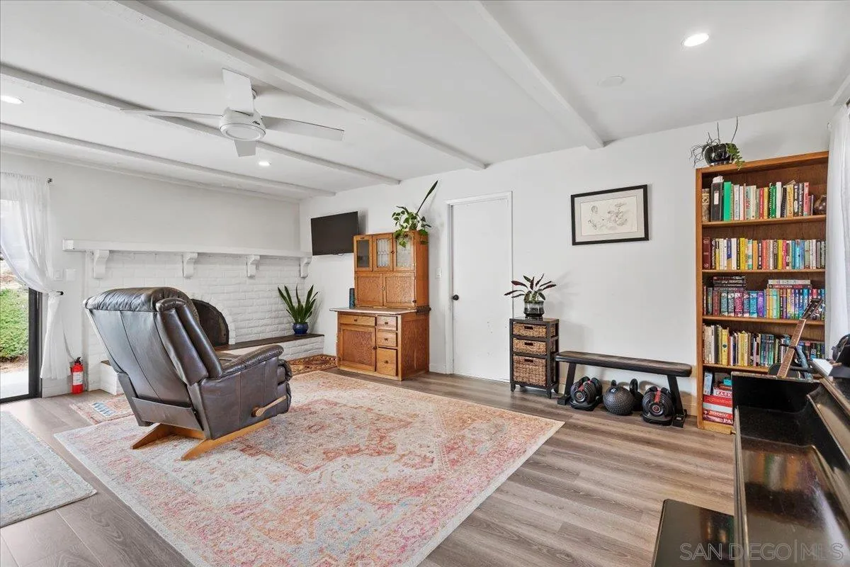 https://cdn.realtyfeed.com/cdn/127/260012832/18743cbca2b9f709433f0b5a5844fe78.webp