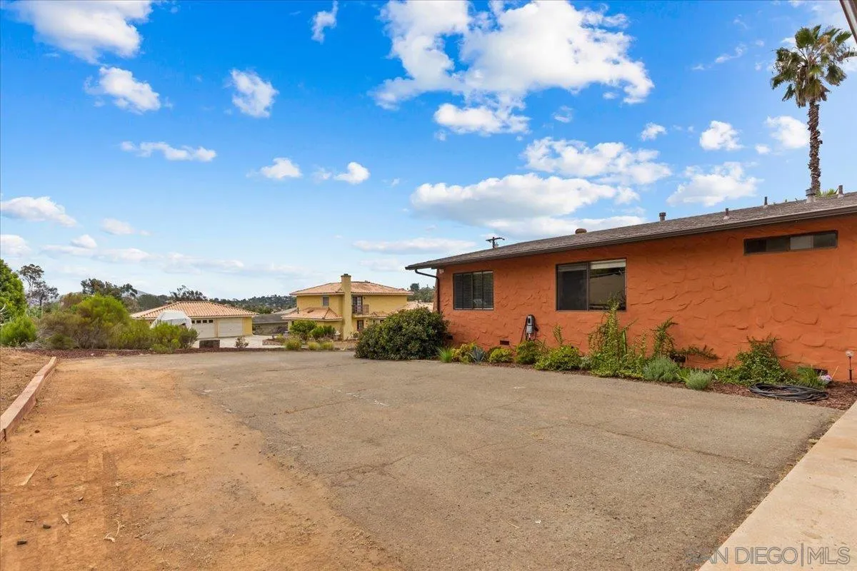 https://cdn.realtyfeed.com/cdn/127/260012832/1be805f7db10b8d8b6bd871db7f2a0ff.webp