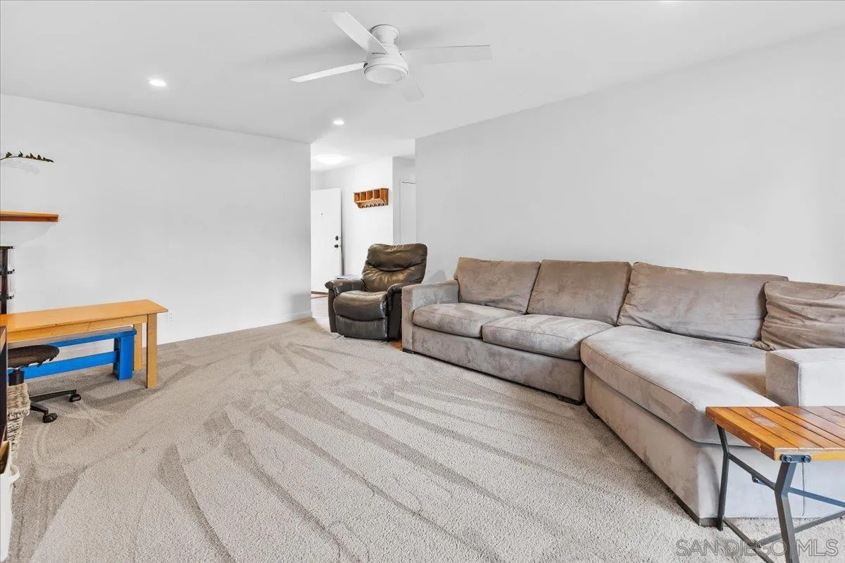 https://cdn.realtyfeed.com/cdn/127/260012832/5bfaea54ac30abc16e5325690ccab0ca.webp