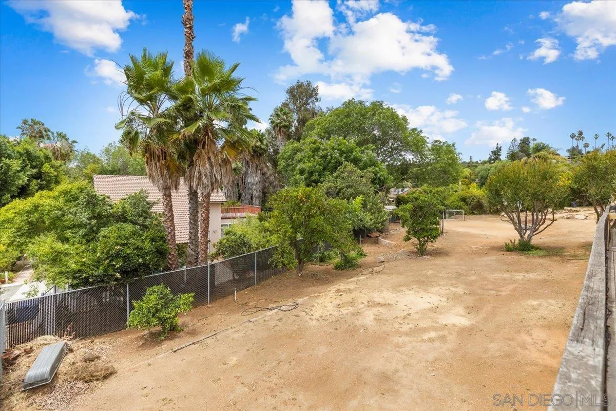 https://cdn.realtyfeed.com/cdn/127/260012832/6ee83430b576e2b88d5fea424e5323ee.webp