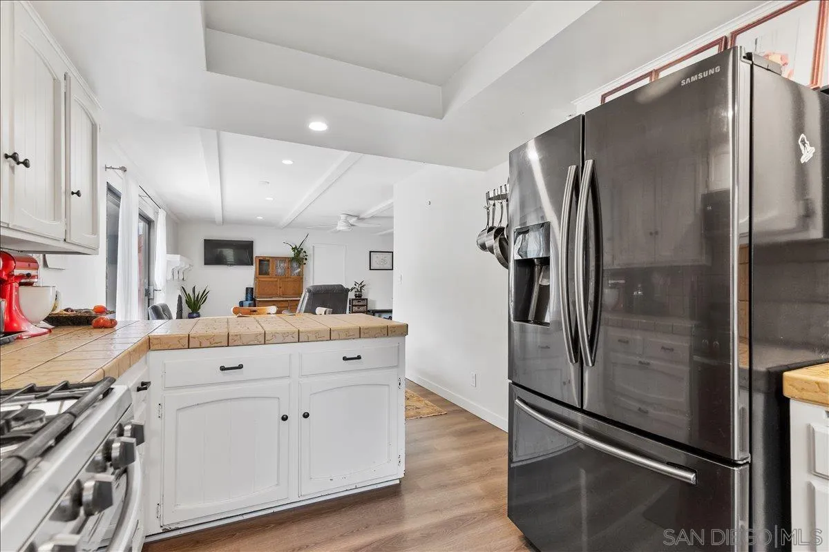 https://cdn.realtyfeed.com/cdn/127/260012832/9ad7396a036195a8efd3fee8a0088d1e.webp