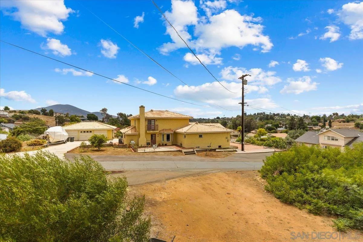 https://cdn.realtyfeed.com/cdn/127/260012832/e50b6e678917f57a124d146d870ec0b0.webp
